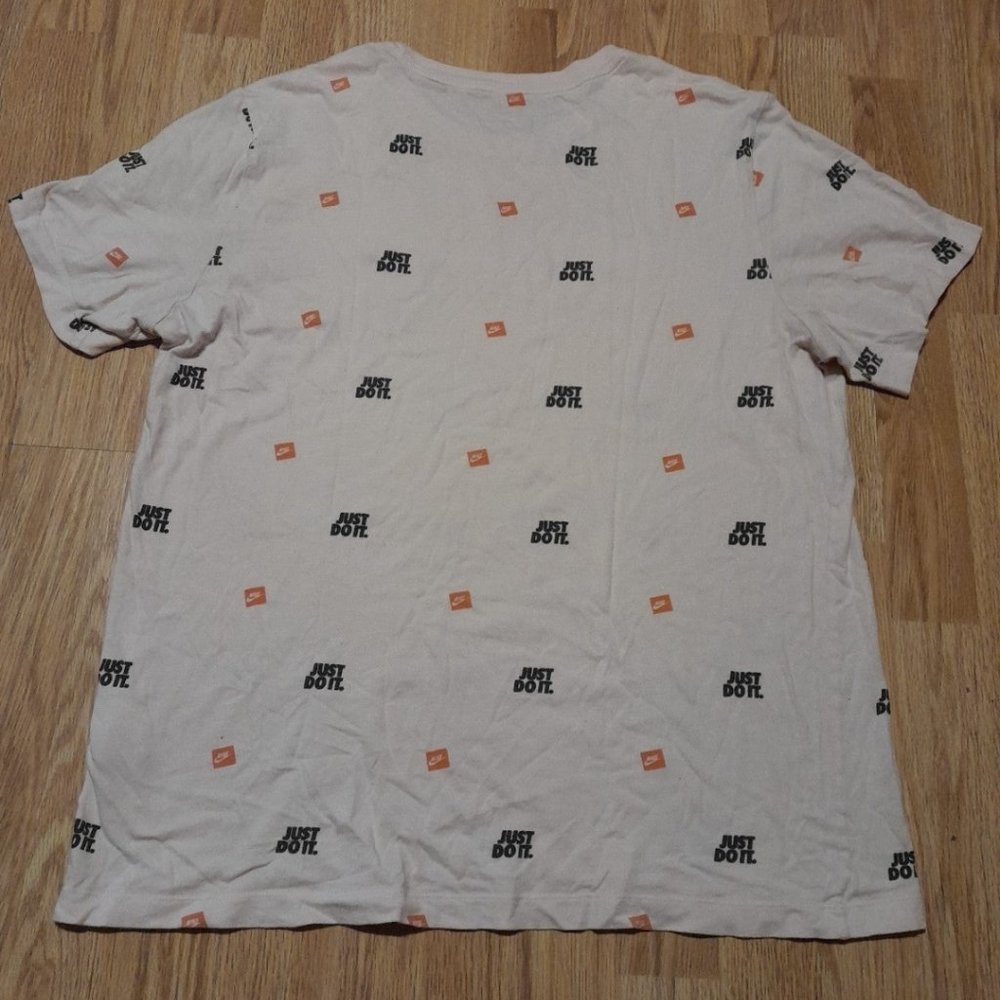 Light pink NIKE TEE - Picture 2 of 3